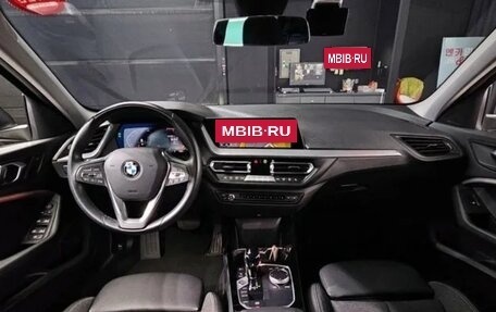 BMW 1 серия, 2022 год, 2 320 000 рублей, 6 фотография