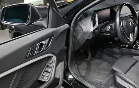 BMW 1 серия, 2022 год, 2 320 000 рублей, 15 фотография