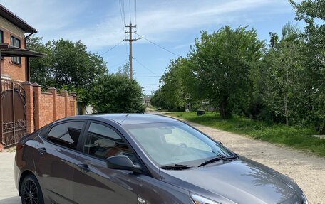 Hyundai Solaris II рестайлинг, 2015 год, 1 300 000 рублей, 4 фотография