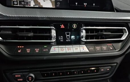 BMW 1 серия, 2022 год, 2 360 000 рублей, 13 фотография