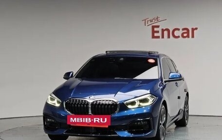 BMW 1 серия, 2022 год, 2 360 000 рублей, 3 фотография