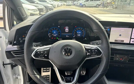 Volkswagen Golf VIII, 2022 год, 2 160 000 рублей, 8 фотография