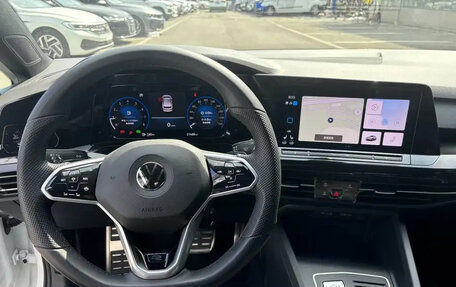 Volkswagen Golf VIII, 2022 год, 2 160 000 рублей, 10 фотография