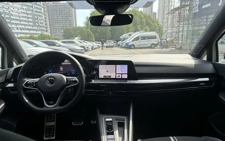 Volkswagen Golf VIII, 2022 год, 2 160 000 рублей, 11 фотография