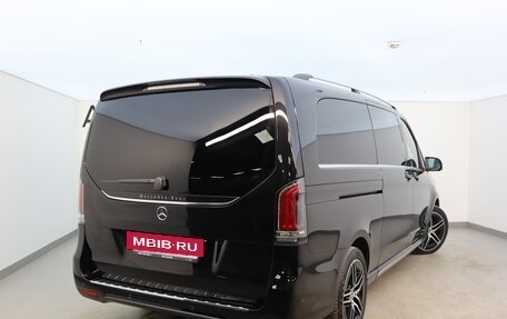 Mercedes-Benz V-Класс, 2024 год, 26 000 000 рублей, 2 фотография