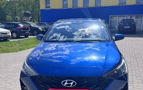 Hyundai Solaris II рестайлинг, 2021 год, 1 790 000 рублей, 4 фотография