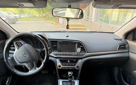 Hyundai Elantra VI рестайлинг, 2018 год, 1 200 000 рублей, 9 фотография