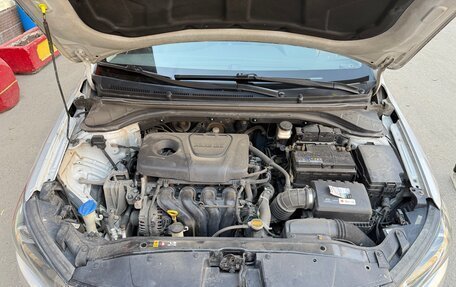 Hyundai Elantra VI рестайлинг, 2018 год, 1 200 000 рублей, 10 фотография