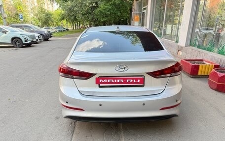 Hyundai Elantra VI рестайлинг, 2018 год, 1 200 000 рублей, 5 фотография