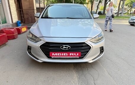 Hyundai Elantra VI рестайлинг, 2018 год, 1 200 000 рублей, 3 фотография