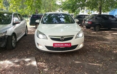 Opel Astra J, 2011 год, 660 000 рублей, 1 фотография