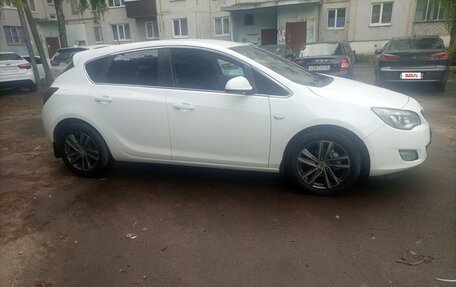 Opel Astra J, 2011 год, 660 000 рублей, 4 фотография
