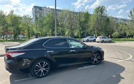 Toyota Camry, 2018 год, 2 299 000 рублей, 6 фотография