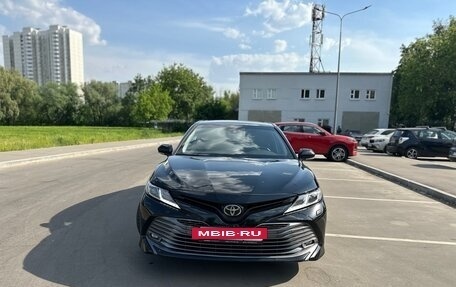 Toyota Camry, 2018 год, 2 299 000 рублей, 4 фотография