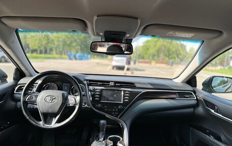 Toyota Camry, 2018 год, 2 299 000 рублей, 17 фотография