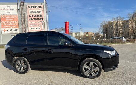 Mitsubishi Outlander III рестайлинг 3, 2013 год, 1 890 000 рублей, 5 фотография