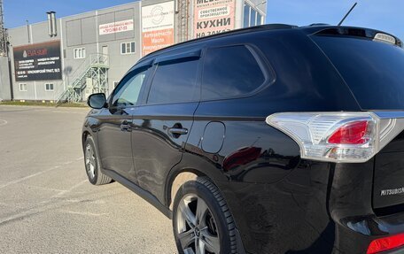 Mitsubishi Outlander III рестайлинг 3, 2013 год, 1 890 000 рублей, 11 фотография