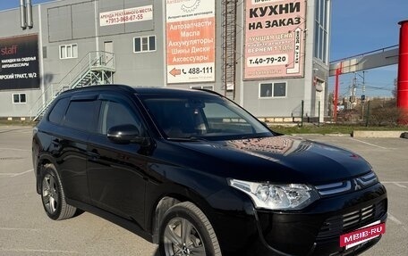 Mitsubishi Outlander III рестайлинг 3, 2013 год, 1 890 000 рублей, 6 фотография