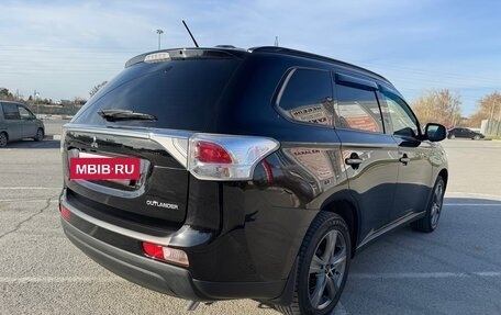 Mitsubishi Outlander III рестайлинг 3, 2013 год, 1 890 000 рублей, 10 фотография