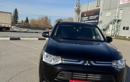 Mitsubishi Outlander III рестайлинг 3, 2013 год, 1 890 000 рублей, 3 фотография