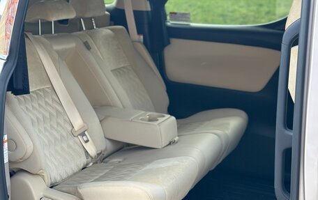 Toyota Alphard III, 2019 год, 3 900 000 рублей, 12 фотография
