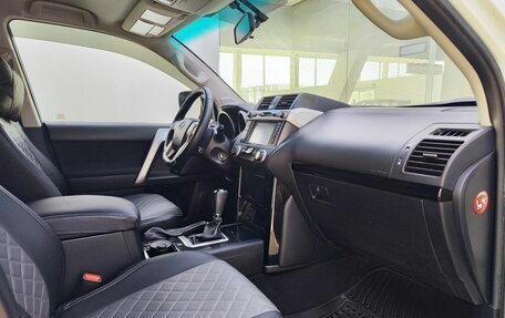 Toyota Land Cruiser Prado 150 рестайлинг 2, 2015 год, 3 888 000 рублей, 13 фотография