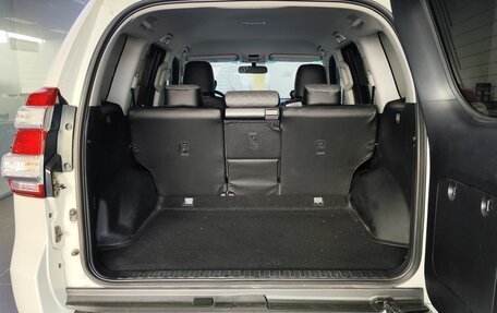 Toyota Land Cruiser Prado 150 рестайлинг 2, 2015 год, 3 888 000 рублей, 12 фотография