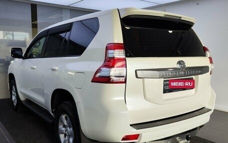 Toyota Land Cruiser Prado 150 рестайлинг 2, 2015 год, 3 888 000 рублей, 8 фотография