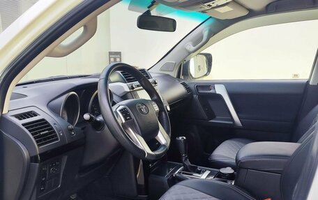 Toyota Land Cruiser Prado 150 рестайлинг 2, 2015 год, 3 888 000 рублей, 20 фотография
