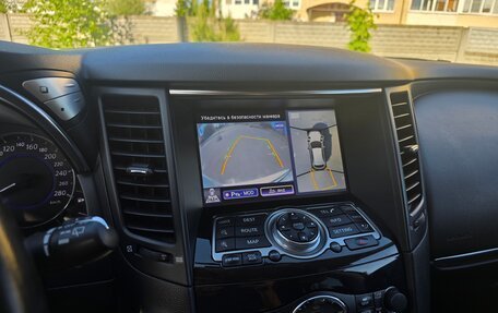 Infiniti QX70, 2014 год, 2 050 000 рублей, 9 фотография