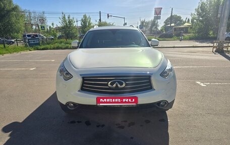 Infiniti QX70, 2014 год, 2 050 000 рублей, 3 фотография