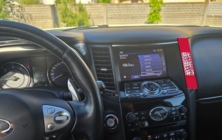 Infiniti QX70, 2014 год, 2 050 000 рублей, 15 фотография