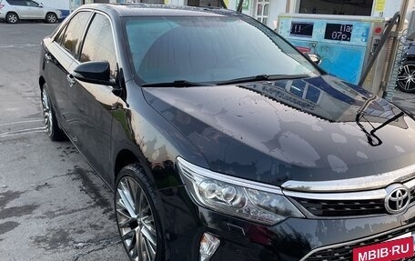 Toyota Camry, 2017 год, 2 600 000 рублей, 3 фотография