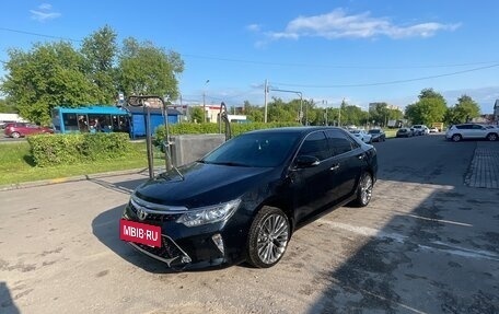 Toyota Camry, 2017 год, 2 600 000 рублей, 5 фотография