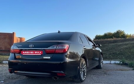 Toyota Camry, 2017 год, 2 600 000 рублей, 2 фотография