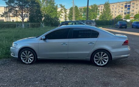 Volkswagen Passat B7, 2011 год, 1 350 000 рублей, 10 фотография