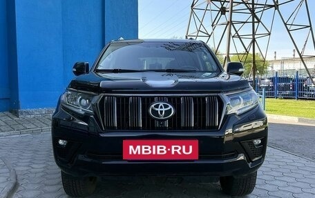 Toyota Land Cruiser Prado 150 рестайлинг 2, 2021 год, 6 799 000 рублей, 8 фотография