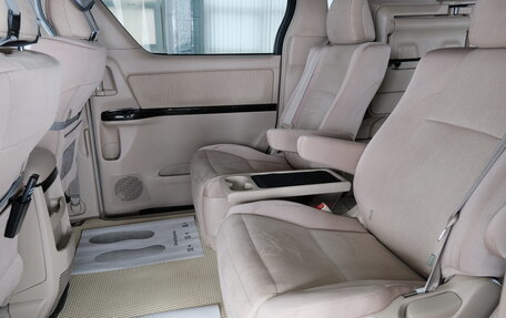 Toyota Vellfire I, 2013 год, 2 999 000 рублей, 26 фотография