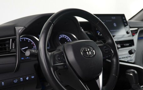 Toyota Camry, 2021 год, 2 890 000 рублей, 13 фотография