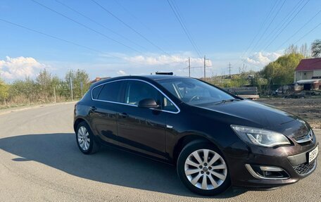 Opel Astra J, 2014 год, 990 000 рублей, 3 фотография