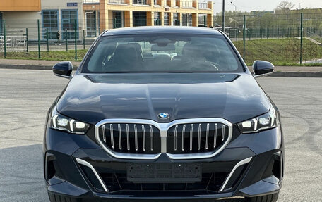BMW 5 серия, 2024 год, 7 100 000 рублей, 2 фотография