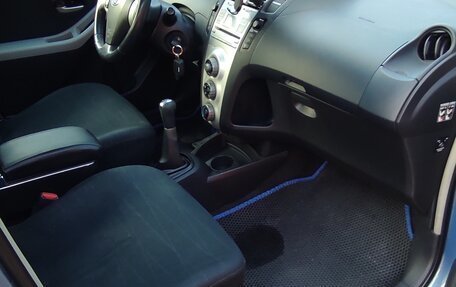 Toyota Yaris III рестайлинг, 2008 год, 700 000 рублей, 12 фотография