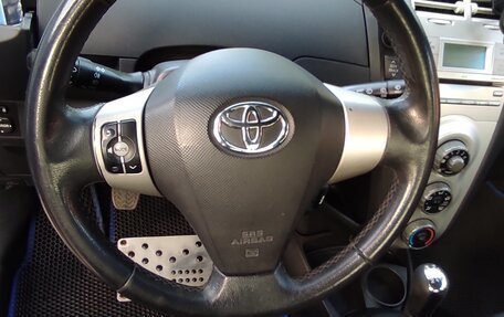 Toyota Yaris III рестайлинг, 2008 год, 700 000 рублей, 15 фотография