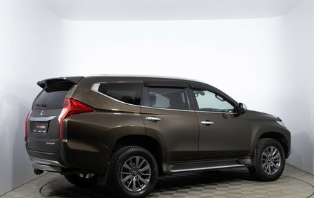Mitsubishi Pajero Sport III рестайлинг, 2017 год, 2 450 000 рублей, 5 фотография