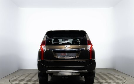 Mitsubishi Pajero Sport III рестайлинг, 2017 год, 2 450 000 рублей, 6 фотография