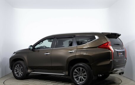 Mitsubishi Pajero Sport III рестайлинг, 2017 год, 2 450 000 рублей, 7 фотография