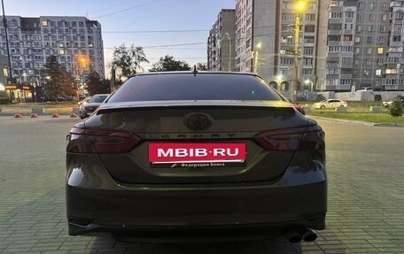 Toyota Camry, 2019 год, 2 650 000 рублей, 2 фотография