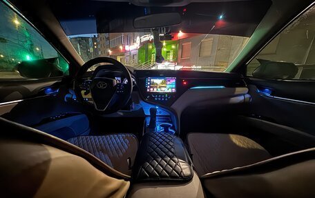 Toyota Camry, 2019 год, 2 650 000 рублей, 4 фотография