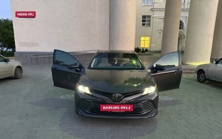 Toyota Camry, 2019 год, 2 650 000 рублей, 16 фотография