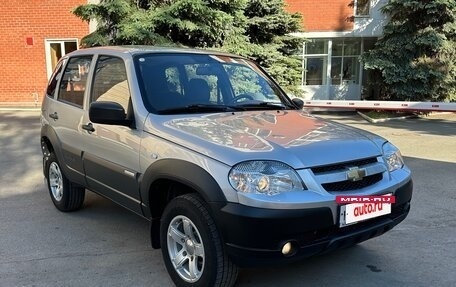 Chevrolet Niva I рестайлинг, 2012 год, 688 000 рублей, 2 фотография